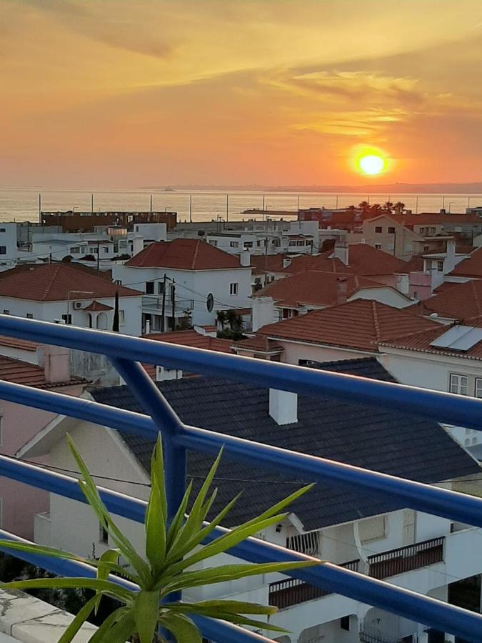 Apartamento Av. 1º De Maio Costa da Caparica Exterior foto